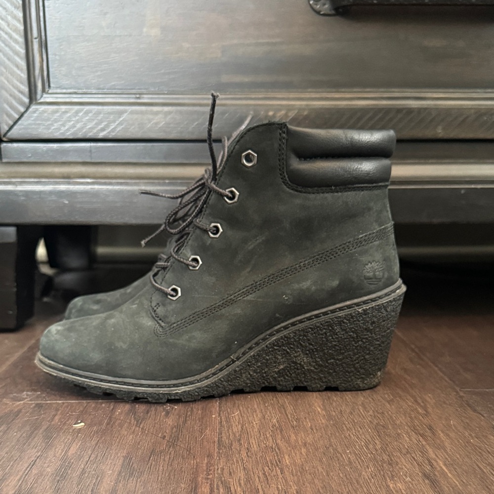 Timberland Women's Black Suede Wedge Lace-Up Boots